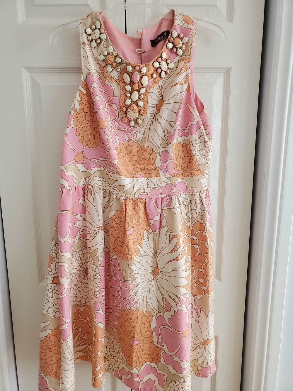 Dress With Floral Beaded Neckline Dress - Pink & Peach